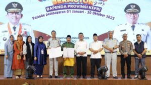 Driver Gojek Tanjungpinang Dapat Hadiah Umrah dari Program Gebyar Pajak 2025 Kepri