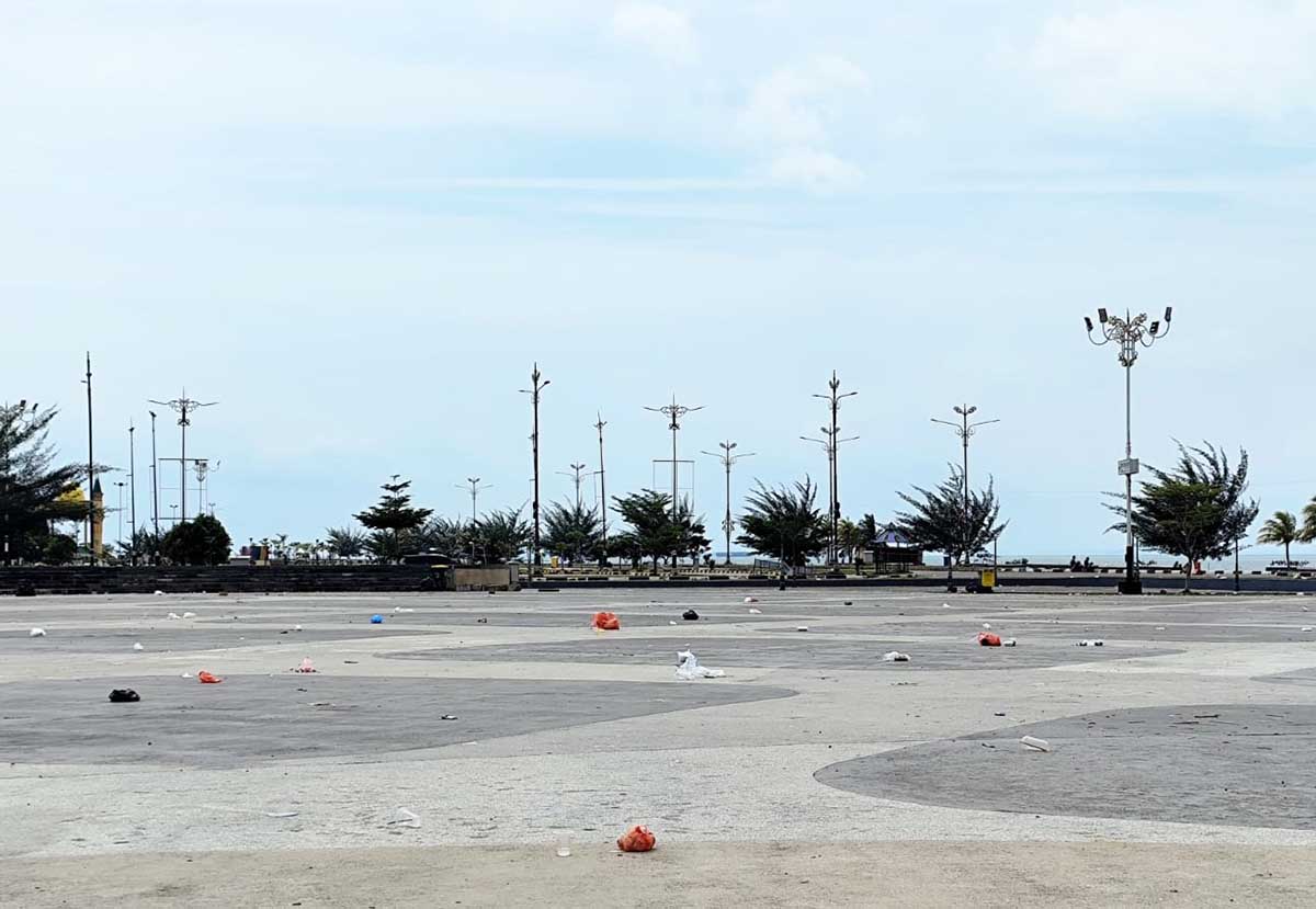 Usai Perayaan Tahun Baru 2026, Sampah Masih Berserakan di Kawasan Gurindam 12 Tanjungpinang