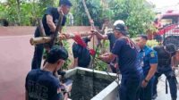 Kekurangan Oksigen, Penggali Sumur Dievakuasi Petugas DPKP Tanjungpinang