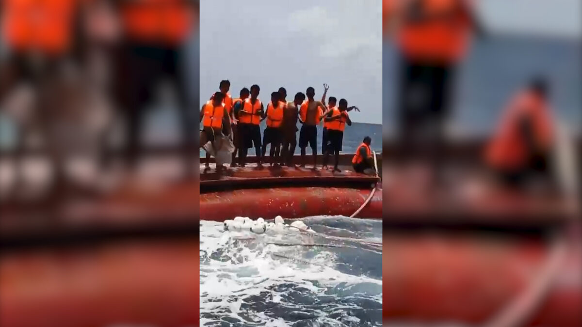 Dihantam Ombak di Pulau Merapas, Kapal Makmur Jaya Terbalik Bawa 29 Orang